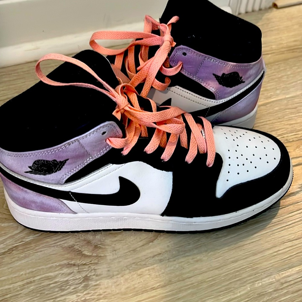 Youth Jordan 1 Mid